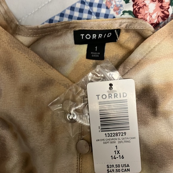 ⭐️ 5/$20 ⭐️ Torrid Tank Top - Picture 4 of 5